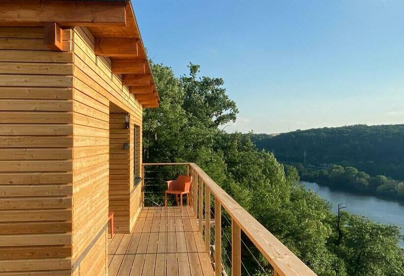 Chatka A Vyhlídka Nad řekou