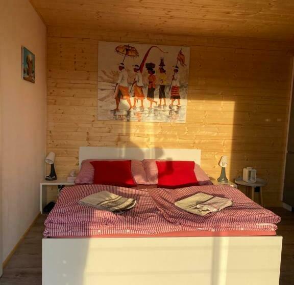 Chatka A Vyhlídka Nad řekou