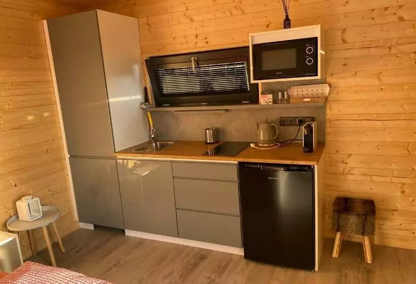 Chatka   A   Vyhlídka Nad řekou