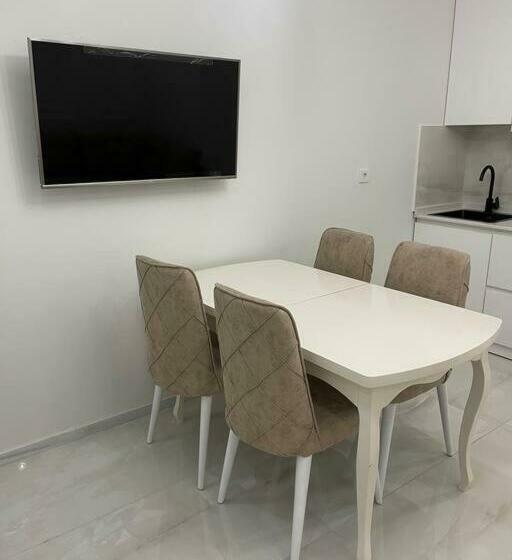 Lovely 1 Bedroom Apartment With Pool