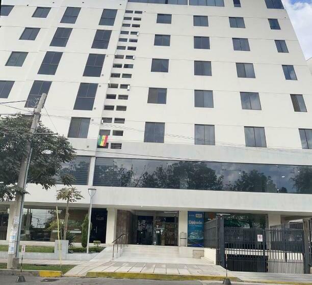 Lujoso Depto. En ”torre Nur”