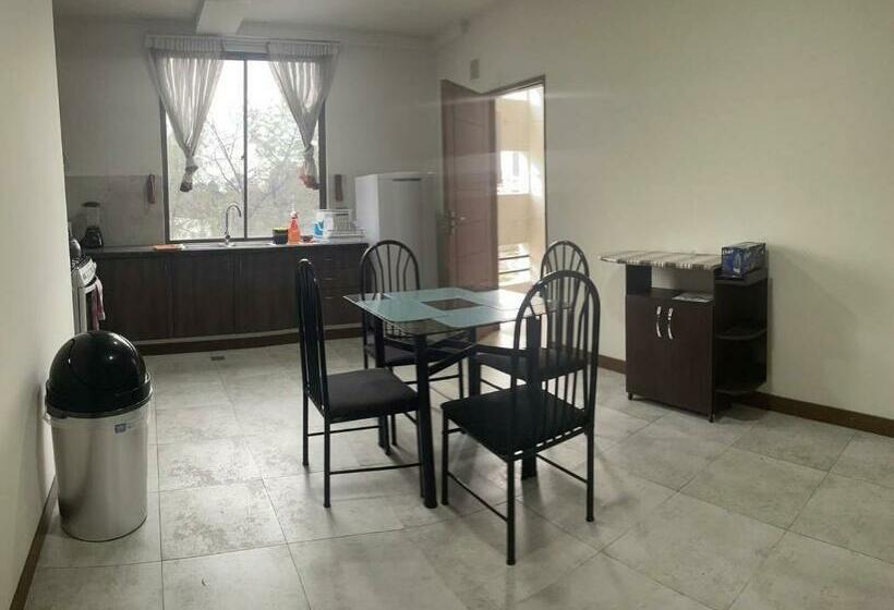 Lujoso Depto. En ”torre Nur”