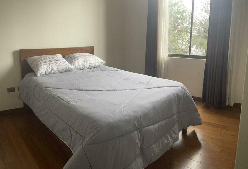 Lujoso Depto. En ”torre Nur”