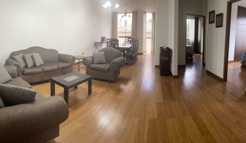 Lujoso Depto. En ”torre Nur”