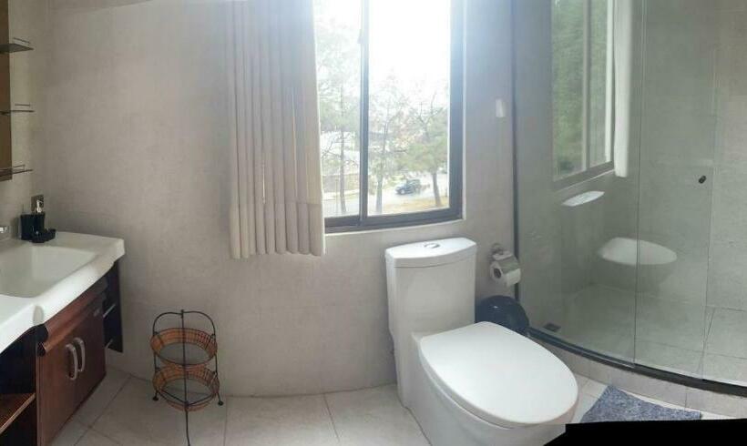 Lujoso Depto. En ”torre Nur”