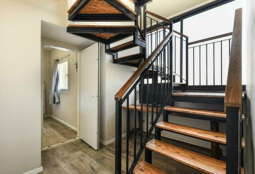 Sleek & Modern 2br Apartment Near The Yarkon River By Sea N Rent