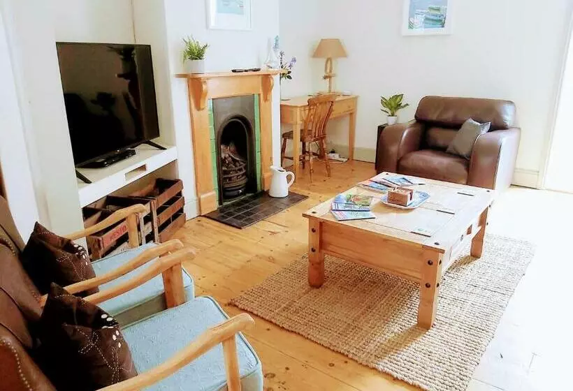 The Nautical Nest In The Heart Of Dartmouth