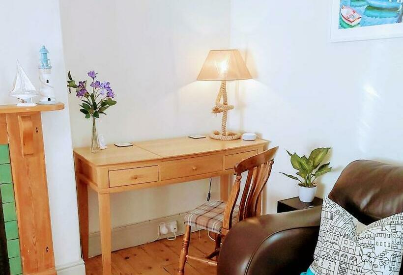 The Nautical Nest In The Heart Of Dartmouth