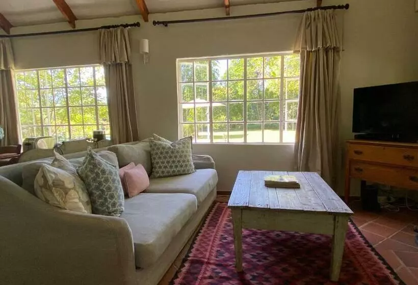 Yellowwoods Farm   Pool Cottage