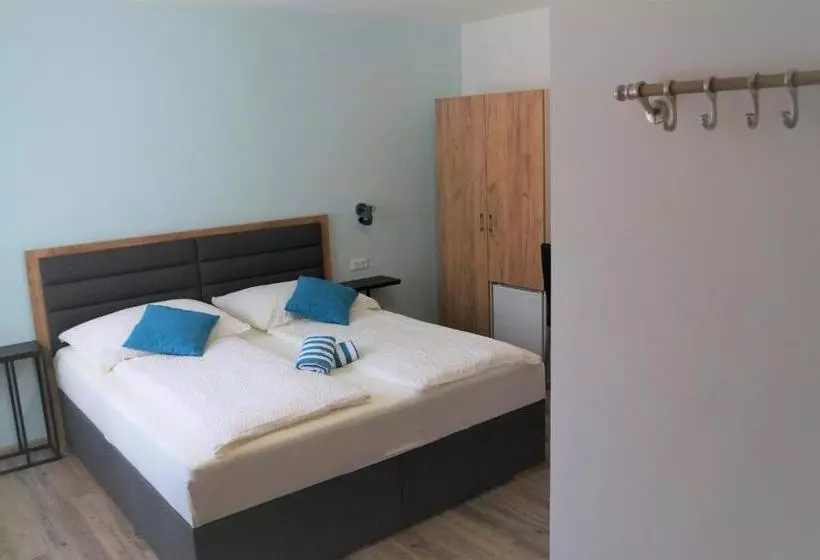 Aamiaismajoitus (B&B) Gästehaus Gisch Sandra