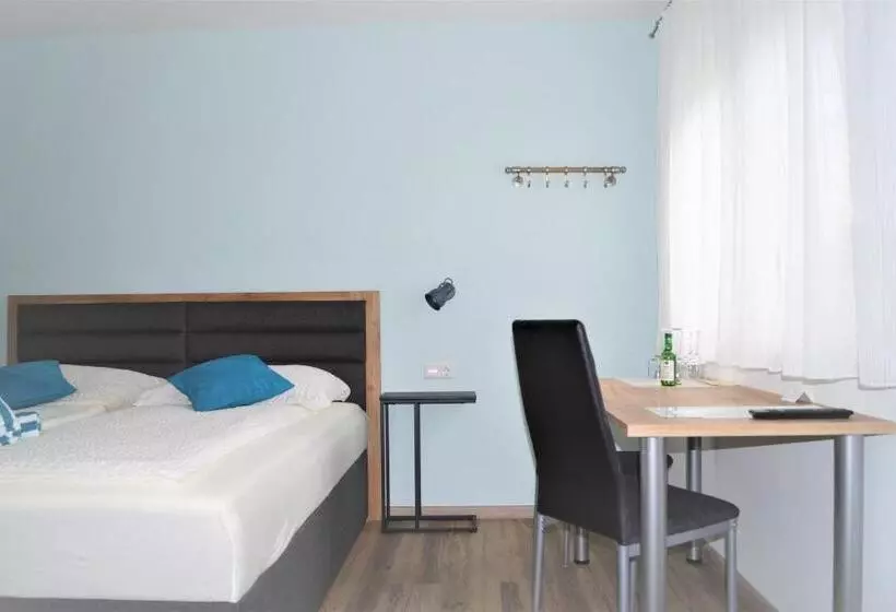 Aamiaismajoitus (B&B) Gästehaus Gisch Sandra