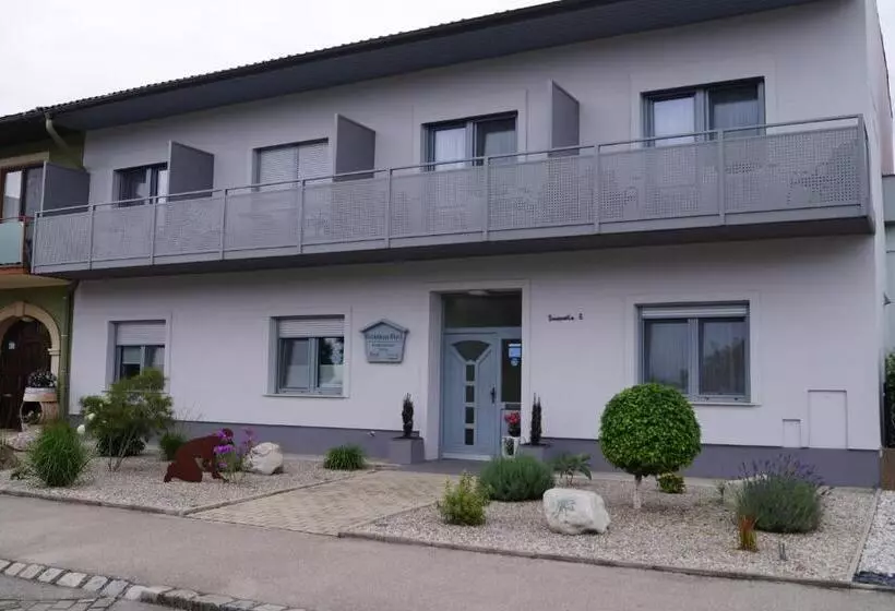 Aamiaismajoitus (B&B) Gästehaus Gisch Sandra