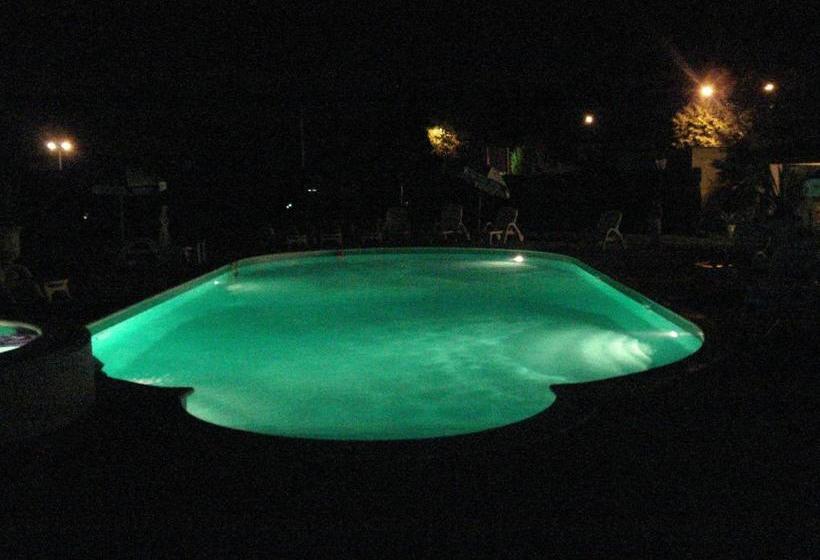 Отель Cavalieri