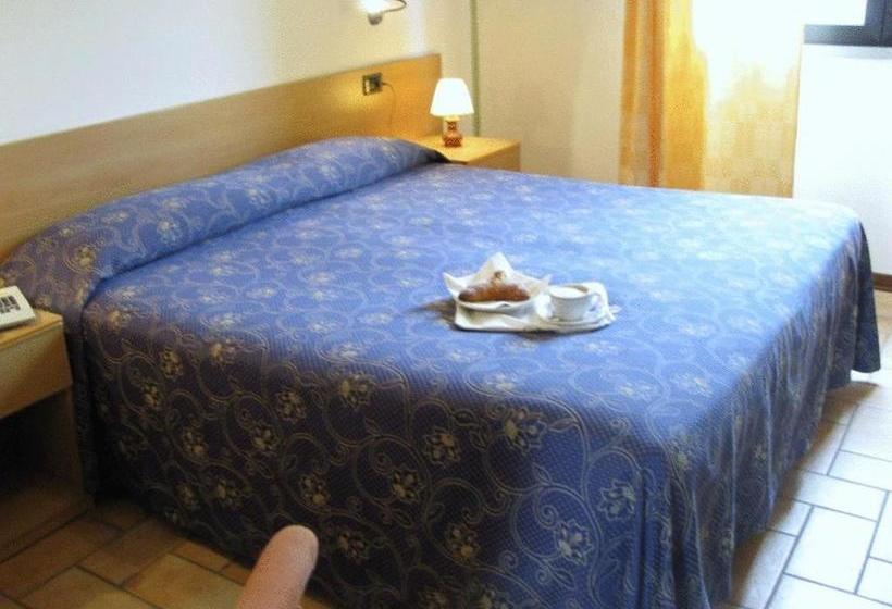 Отель Cavalieri