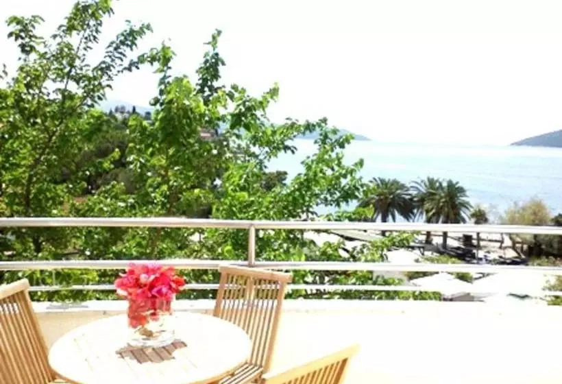 هتل Apartments Villa Kukoljac