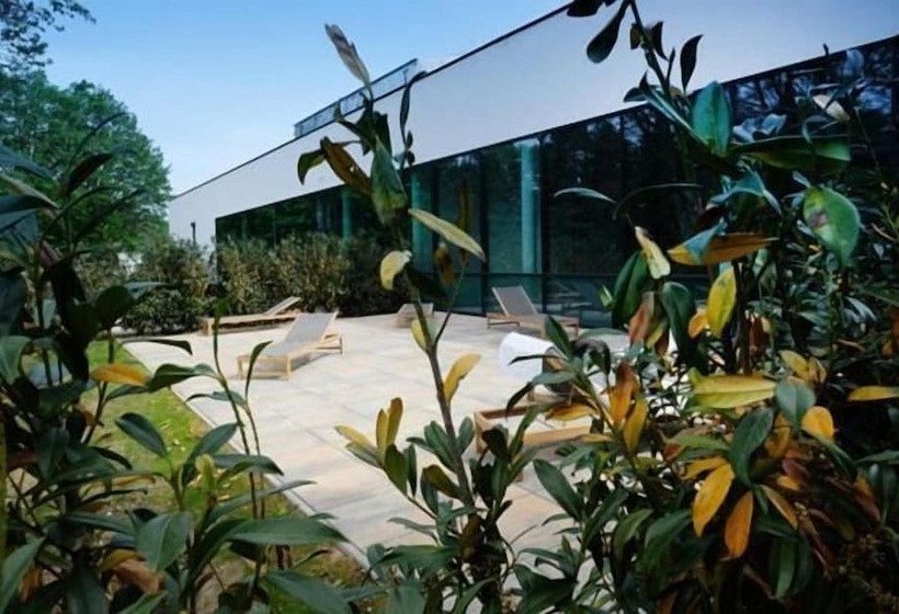 Отель Kurhaus Marienkron