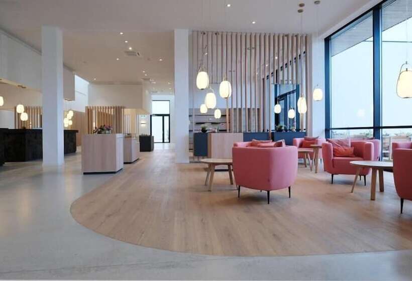 Отель Kurhaus Marienkron