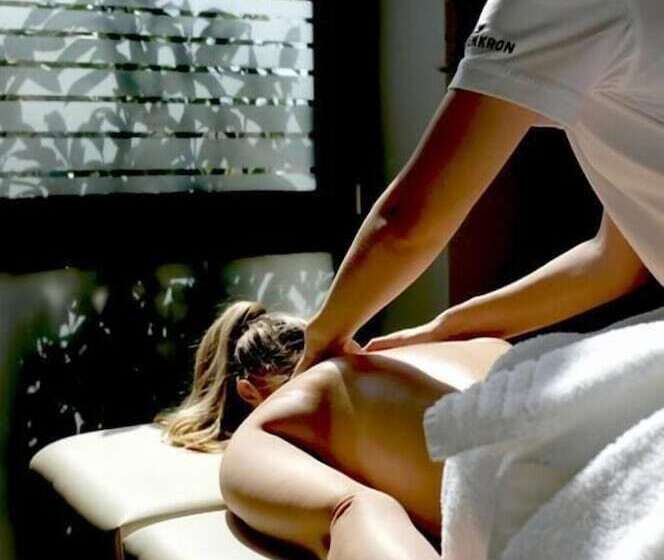 Отель Kurhaus Marienkron