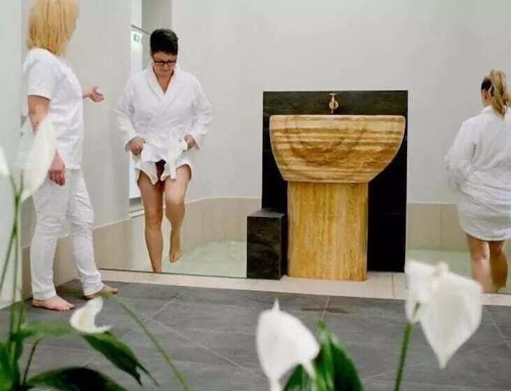 فندق Kurhaus Marienkron