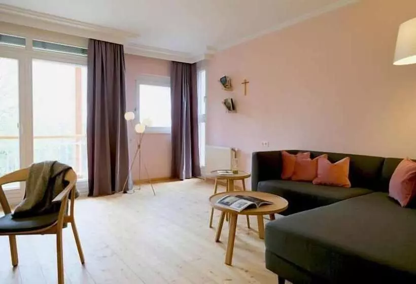 فندق Kurhaus Marienkron