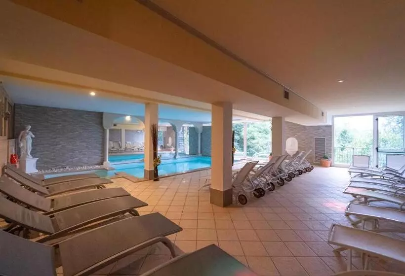 منتجع Borgo Dei Poeti Romantik Wellness & Spa