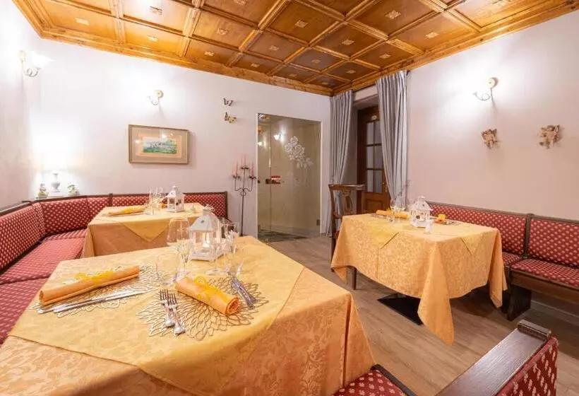 منتجع Borgo Dei Poeti Romantik Wellness & Spa