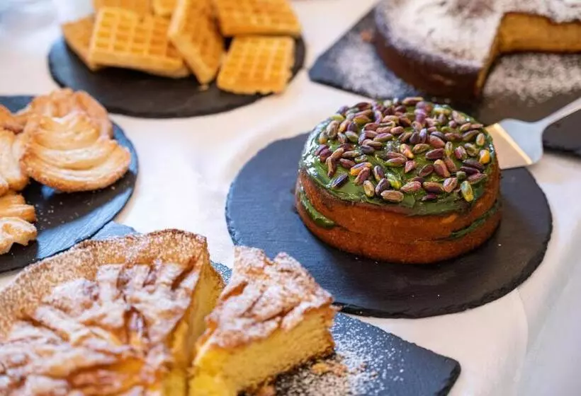 منتجع Borgo Dei Poeti Romantik Wellness & Spa