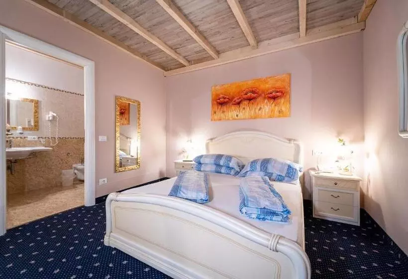 منتجع Borgo Dei Poeti Romantik Wellness & Spa