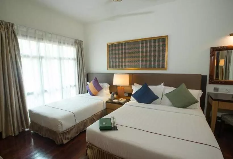 Tunamaya Beach & Spa Resort Tioman Island