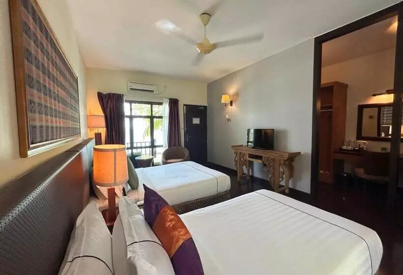 Tunamaya Beach & Spa Resort Tioman Island