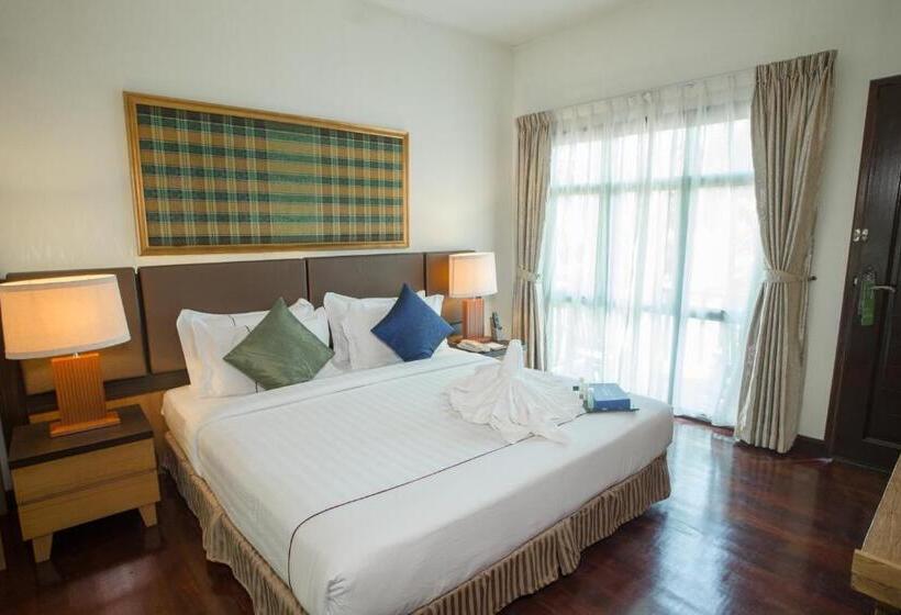 Tunamaya Beach & Spa Resort Tioman Island