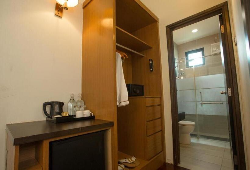 Tunamaya Beach & Spa Resort Tioman Island