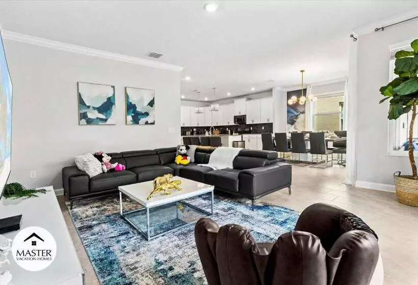 6 Bedrooms  5 Bathrooms  Storey Lake 4286 Pd