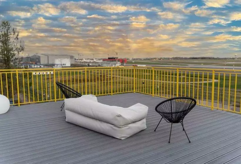 Air Apartment 203