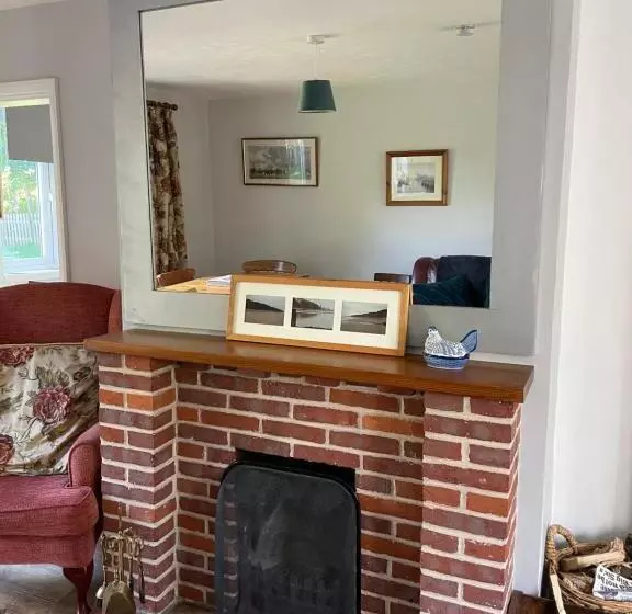 Betty S Cottage   Traditional Norfolk Farm Cottage