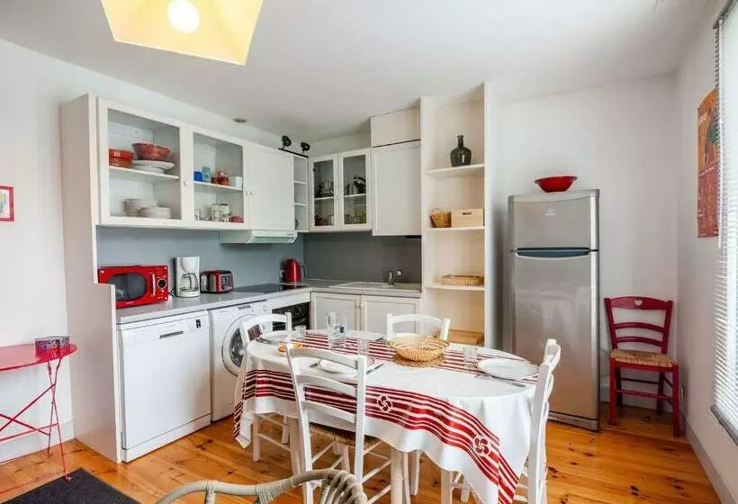 Charmant Appartement Au Centre Ville De Saint Jean De Luz, Plage Et Commerces à Proximité   Fr 1 4 6
