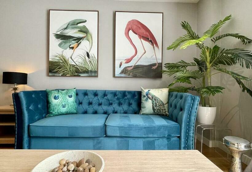 Stunning 2 Bed Town Centre Apartment   Hosted By Hutch Lifestyle