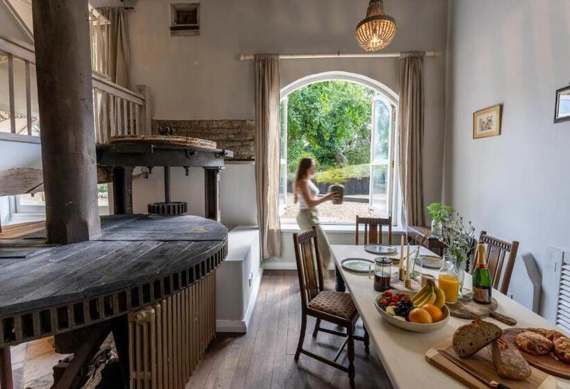 Boddington Mill, Enchanting 3 Bdr Retreat By Oriri