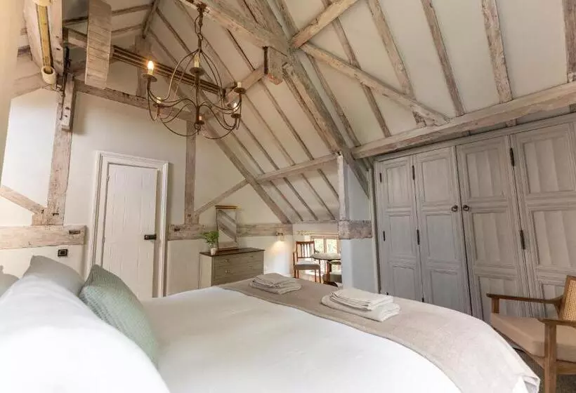 Boddington Mill, Enchanting 3 Bdr Retreat By Oriri