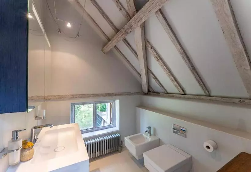 Boddington Mill, Enchanting 3 Bdr Retreat By Oriri