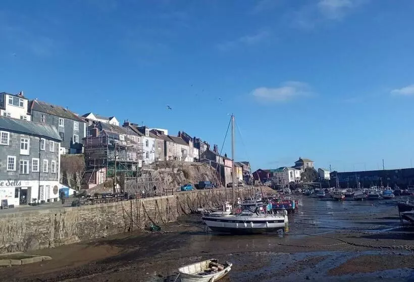 Stunning 1 Bed Apartment In Bodmin Cornwall