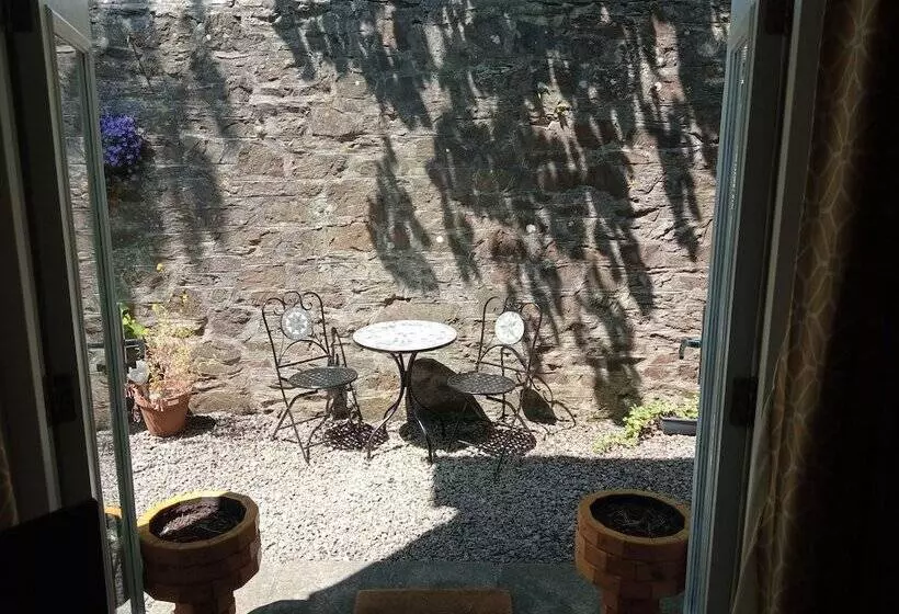 Stunning 1 Bed Apartment In Bodmin Cornwall
