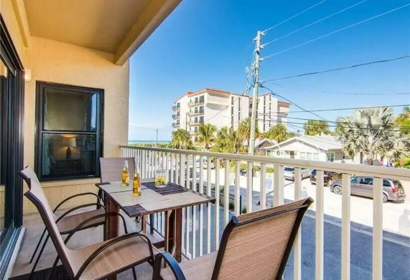 5 Star 30 Steps From Beach L 3m Walk To Rest & Shops