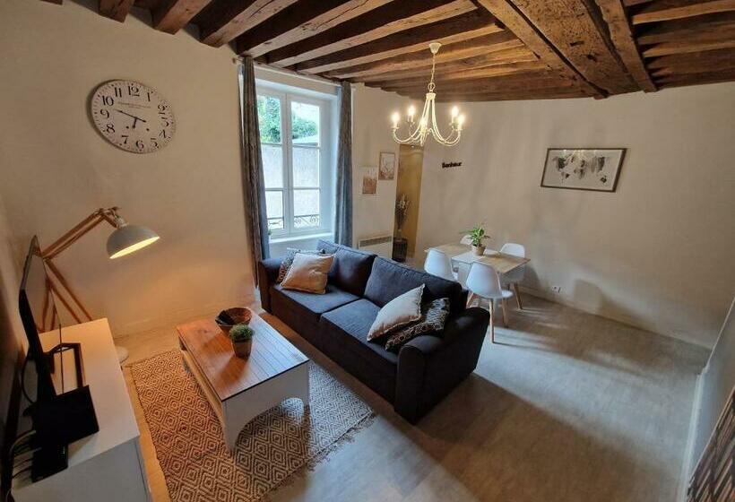 Le Saint Jean Et Son Parking Privée