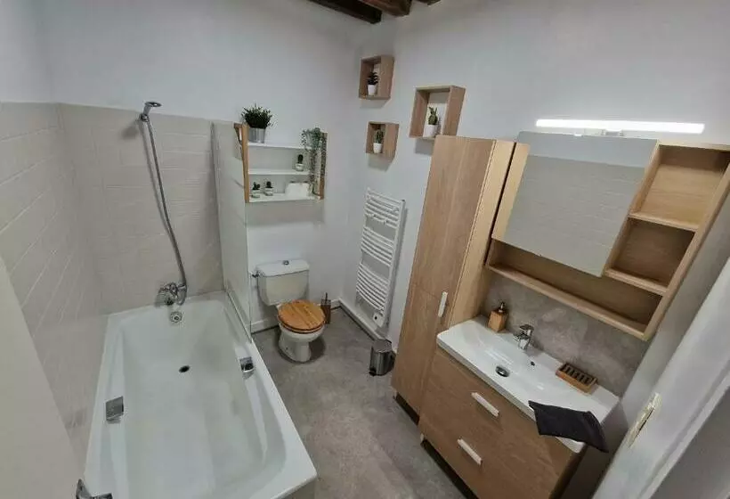 Le Saint Jean Et Son Parking Privée