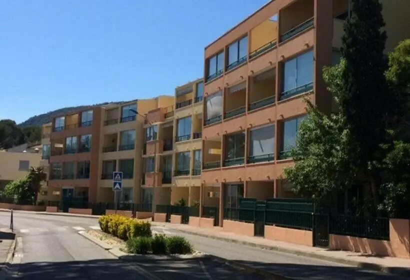 Charmant Studio Climatisé En Rez De Jardin, Proche Plage, Avec Garage Privé à Cavalaire Sur Mer   Fr