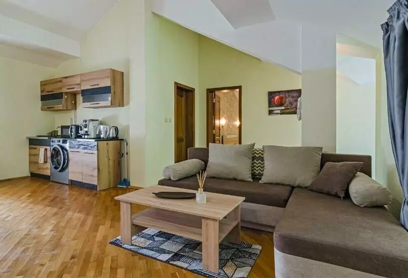 Vintage House 3