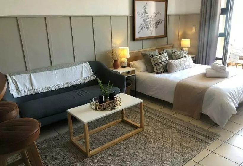 Courtyard Culture   Stylish Studio In Plein St, Stellenbosch Centre