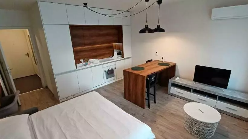 Entrez Radnica 2