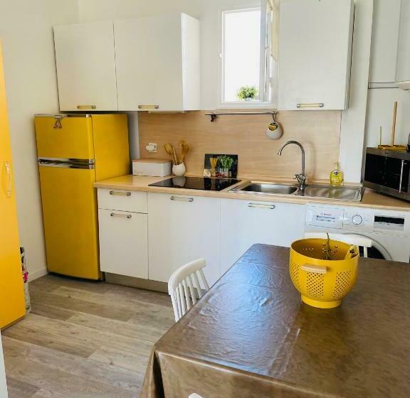 Nid Douillet Sur La Côte D Azur